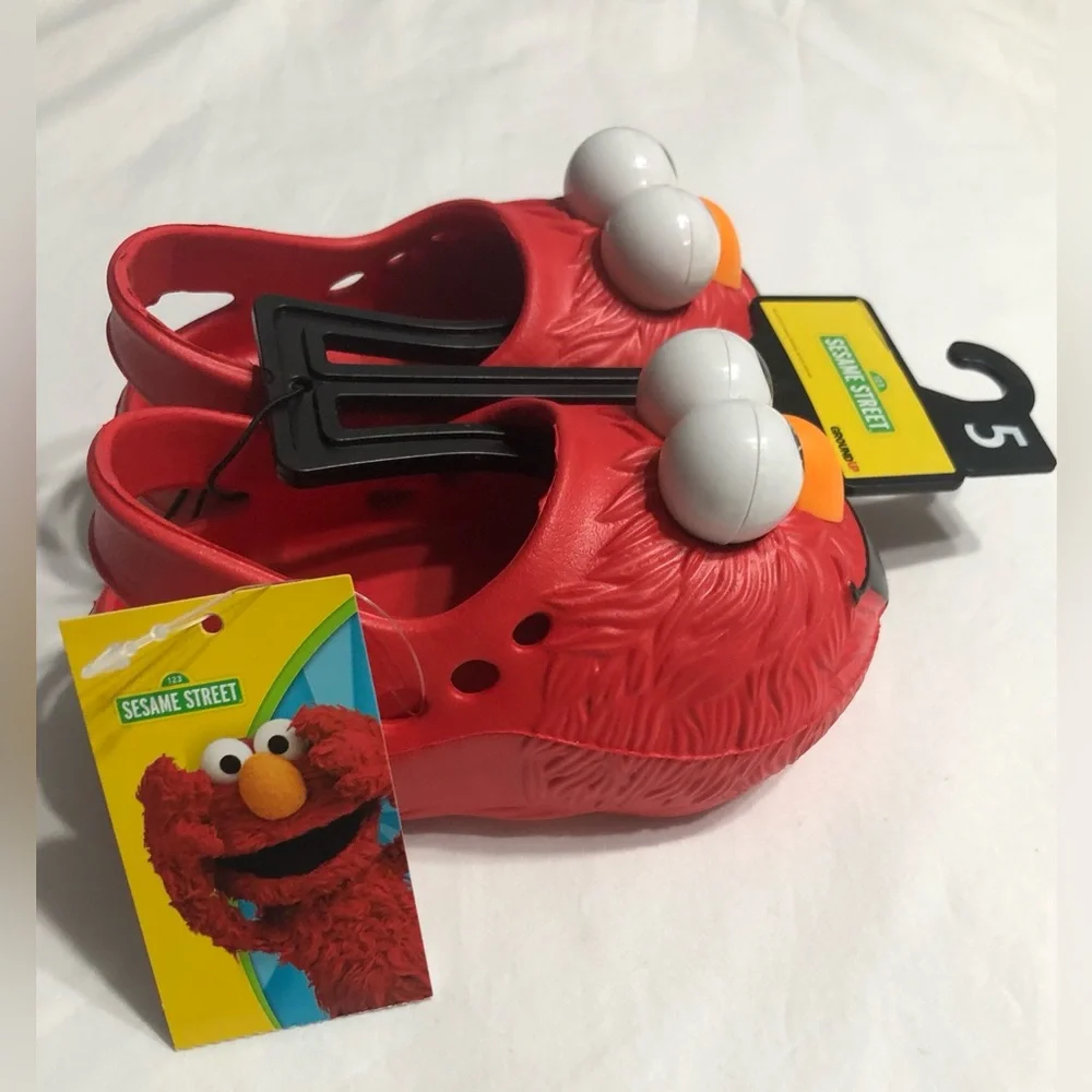 Sesame Street baby’s boy Elmo Slip on clog red. Size 5
